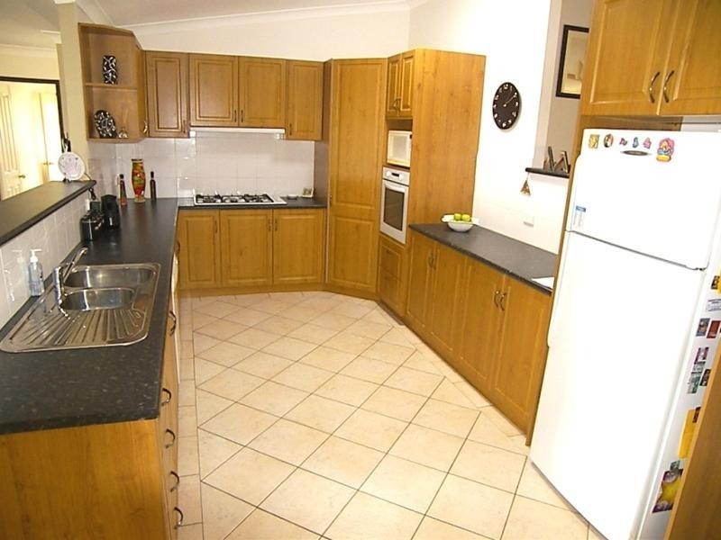 4 Mundoonen Crescent, Horsley NSW 2530