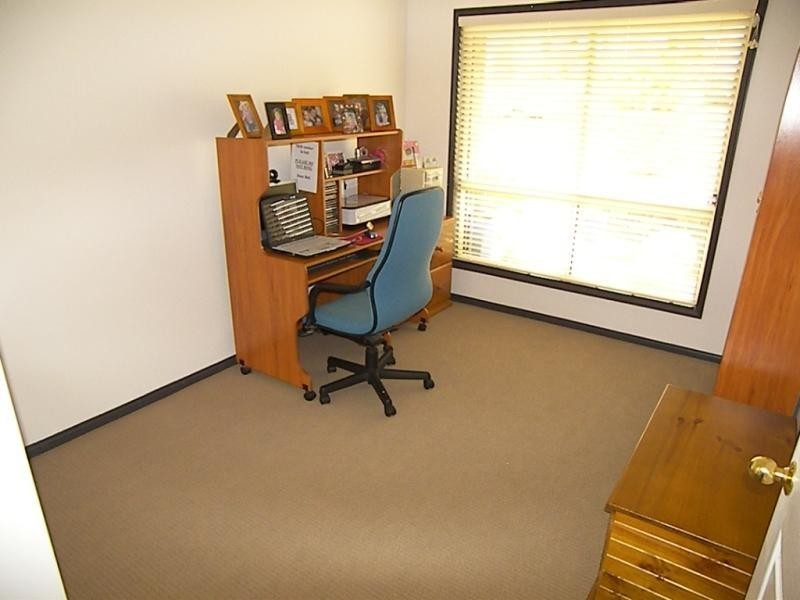 4 Mundoonen Crescent, Horsley NSW 2530