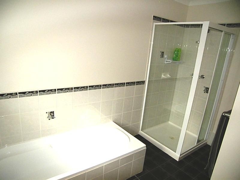 4 Mundoonen Crescent, Horsley NSW 2530