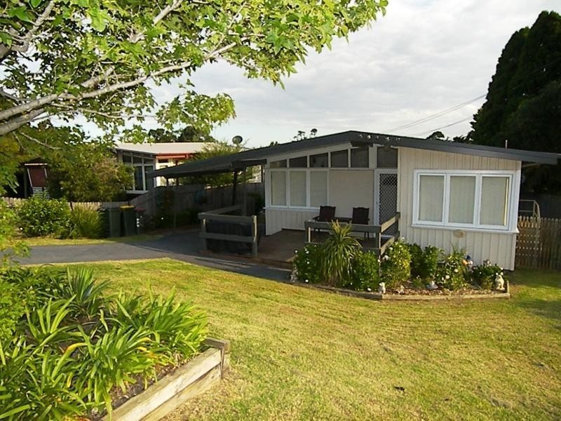 325 Northcliffe Drive, Berkeley NSW 2506