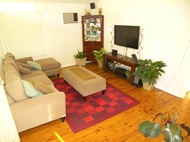 325 Northcliffe Drive, Berkeley NSW 2506