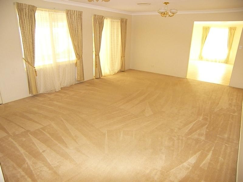 13 Woodside Circuit, Horsley NSW 2530