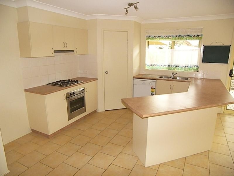 13 Woodside Circuit, Horsley NSW 2530