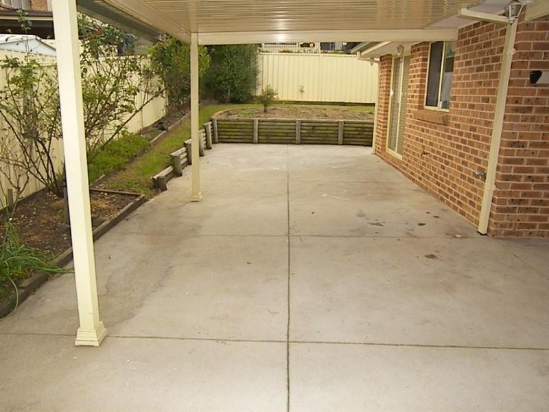 13 Woodside Circuit, Horsley NSW 2530