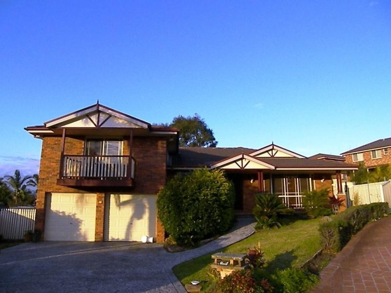 11 Benares Court, Horsley NSW 2530