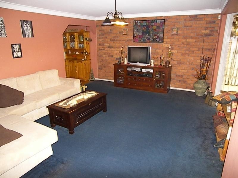 11 Benares Court, Horsley NSW 2530