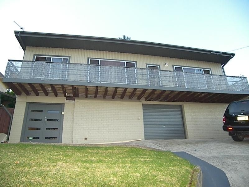 70 Beverley Avenue,, Unanderra NSW 2526