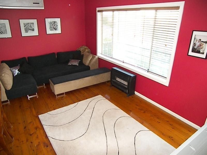 70 Beverley Avenue,, Unanderra NSW 2526