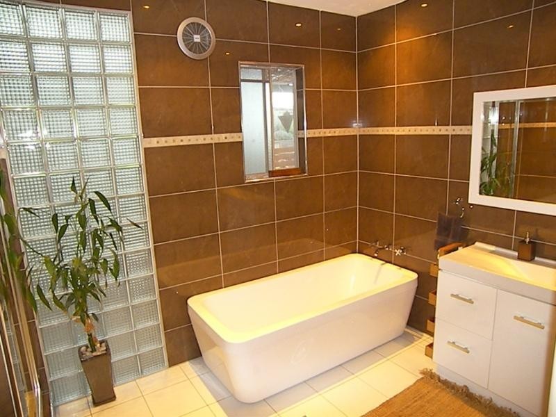 70 Beverley Avenue,, Unanderra NSW 2526