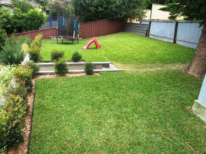 70 Beverley Avenue,, Unanderra NSW 2526