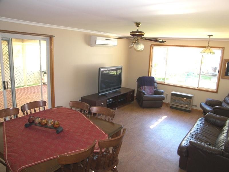 12 Fromholz Crescent, Dapto NSW 2530