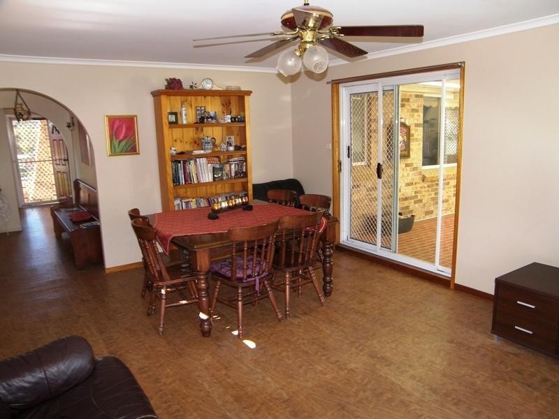 12 Fromholz Crescent, Dapto NSW 2530