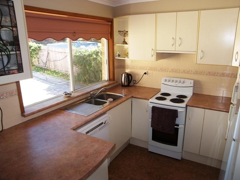 12 Fromholz Crescent, Dapto NSW 2530