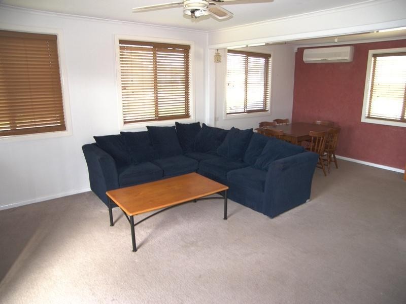 5 Scarf Avenue, Mount Warrigal NSW 2528