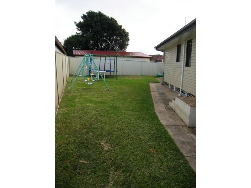 5 Scarf Avenue, Mount Warrigal NSW 2528