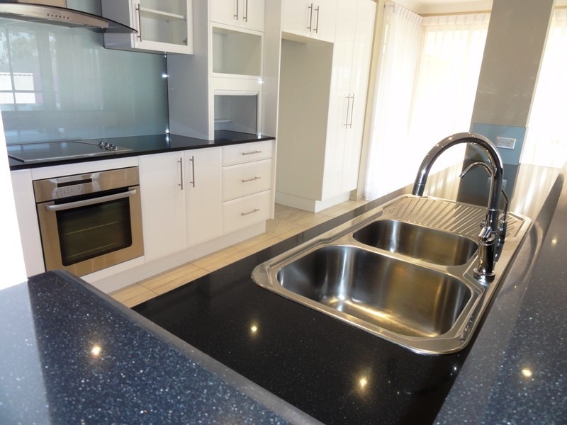 3 Booreea Boulevard, Cordeaux Heights NSW 2526