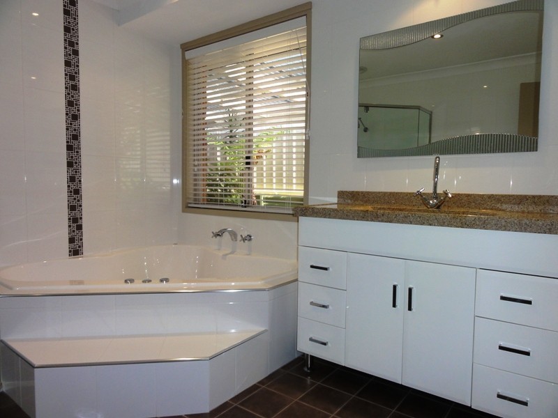 3 Booreea Boulevard, Cordeaux Heights NSW 2526