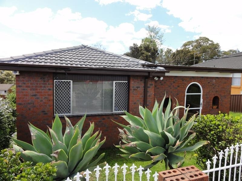 65 Lakelands Drive, Dapto NSW 2530