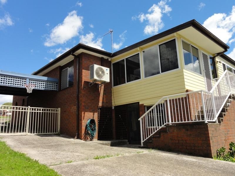 65 Lakelands Drive, Dapto NSW 2530