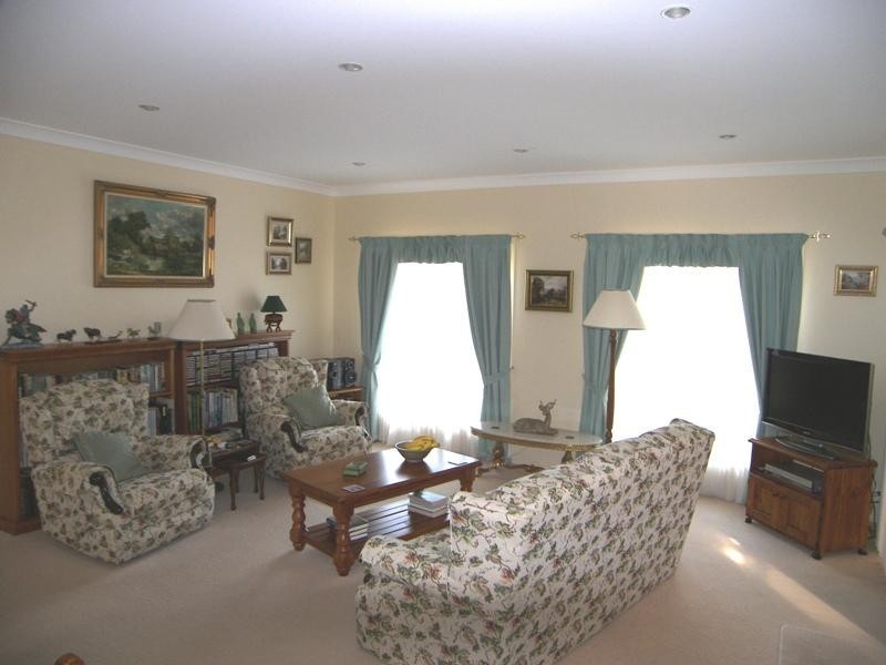 38 Delmont Place, Kanahooka NSW 2530