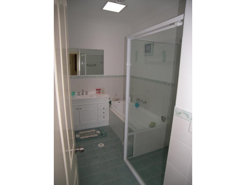 38 Delmont Place, Kanahooka NSW 2530