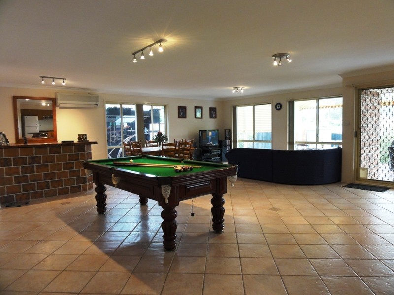 15 Mundoonen Crescent, Horsley NSW 2530