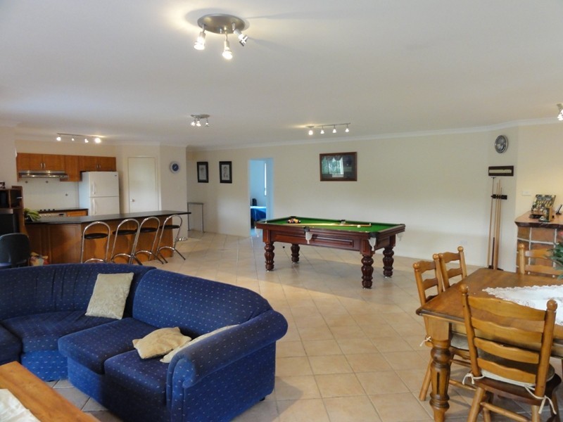 15 Mundoonen Crescent, Horsley NSW 2530