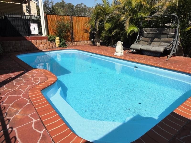 15 Mundoonen Crescent, Horsley NSW 2530