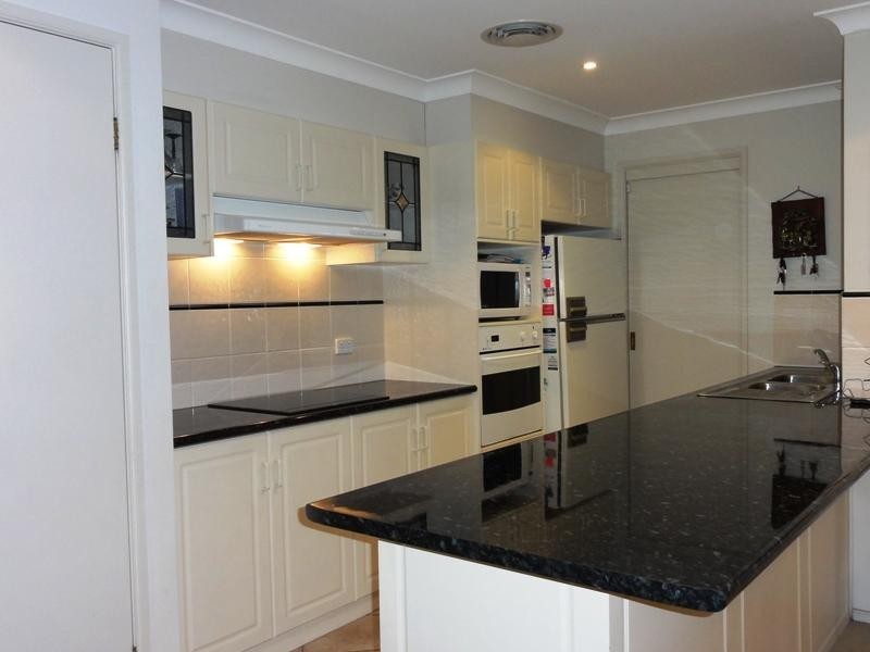 11 Felix Avenue, Horsley NSW 2530