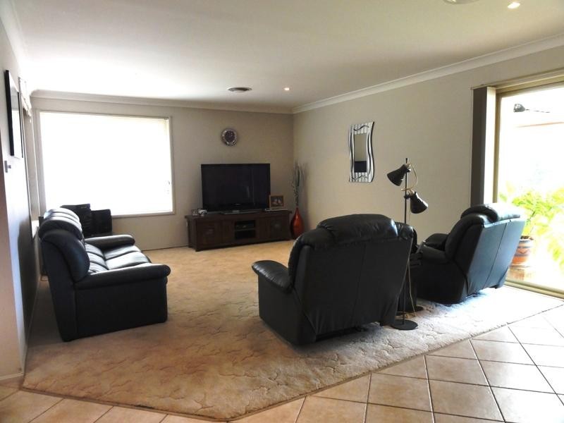 11 Felix Avenue, Horsley NSW 2530