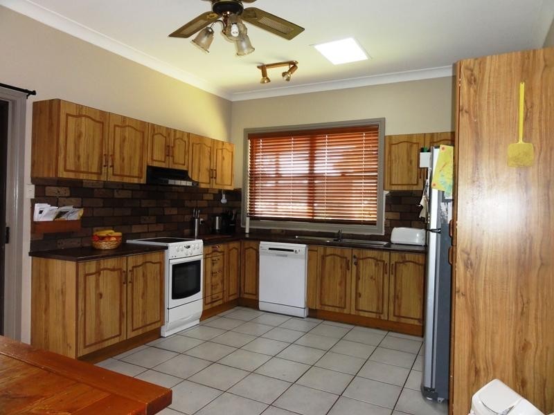 4 The Avenue, Bellambi NSW 2518