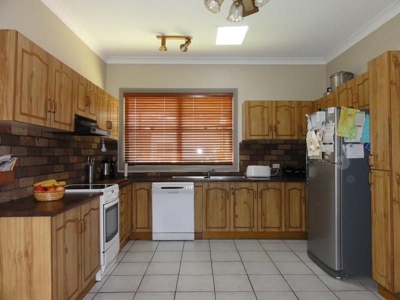 4 The Avenue, Bellambi NSW 2518