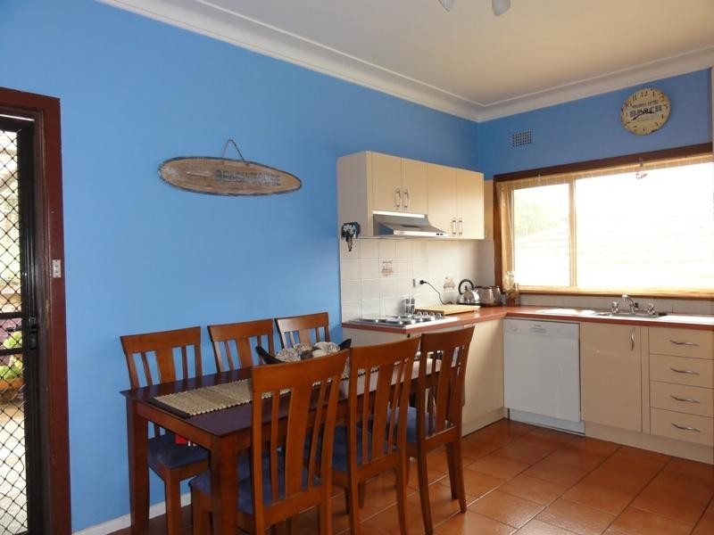 86 Barina Avenue, Lake Heights NSW 2502