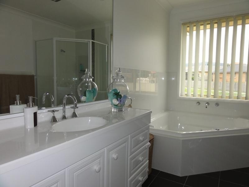 2 Riverpark Way, Horsley NSW 2530