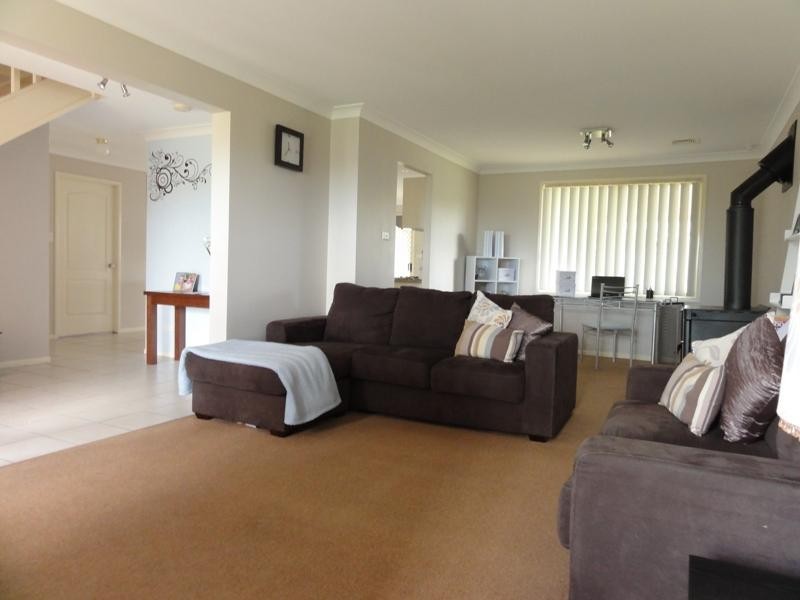 2 Riverpark Way, Horsley NSW 2530