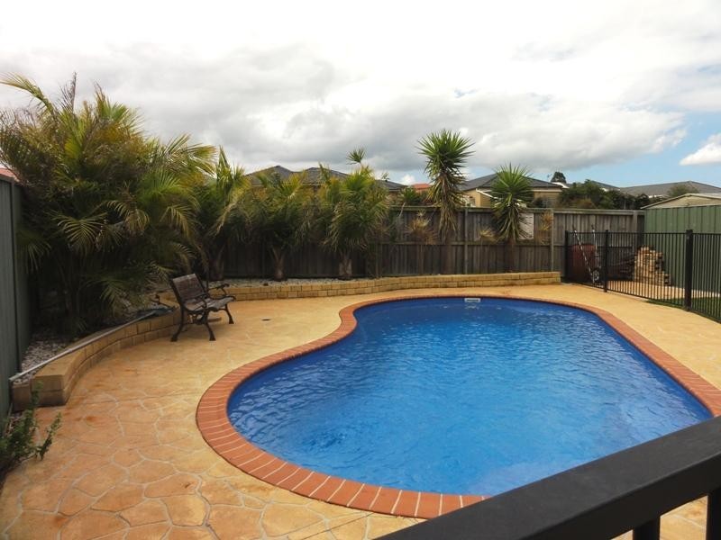 2 Riverpark Way, Horsley NSW 2530