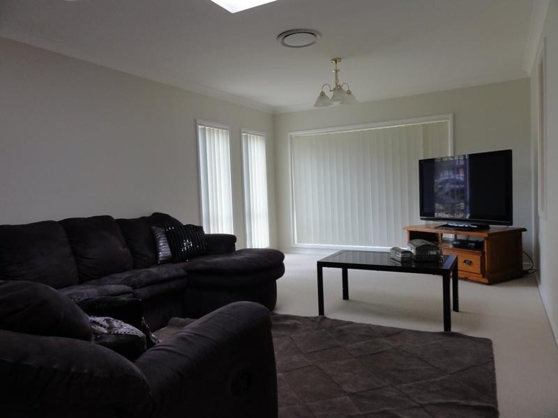 14 Shiral Avenue, Kanahooka NSW 2530