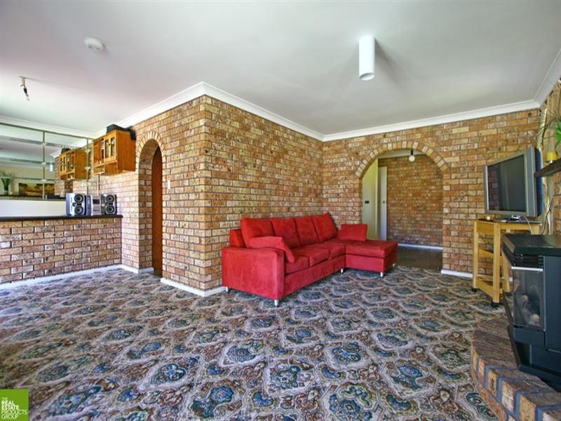 2 Meehan Close, Horsley NSW 2530