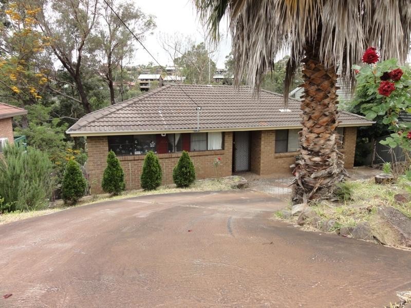 83 Stanley Avenue, Farmborough Heights NSW 2526