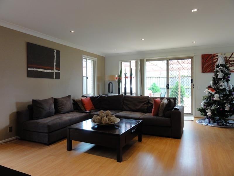 8 Ashwood Place, Horsley NSW 2530