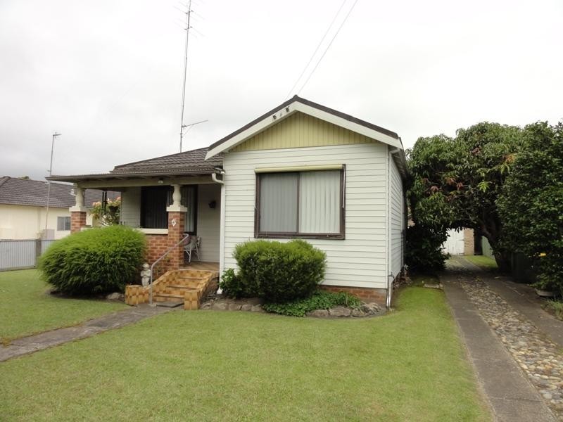 4 Station Street, Dapto NSW 2530