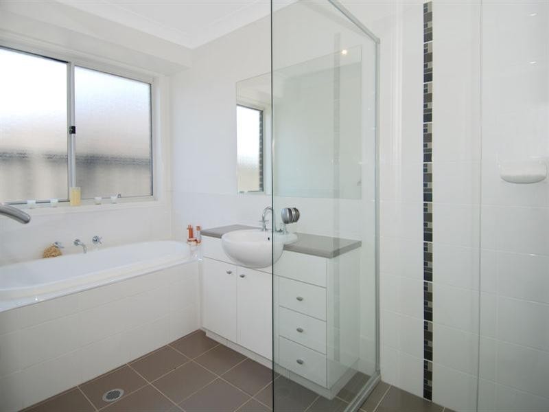 3 Athanlin Avenue, Haywards Bay NSW 2530
