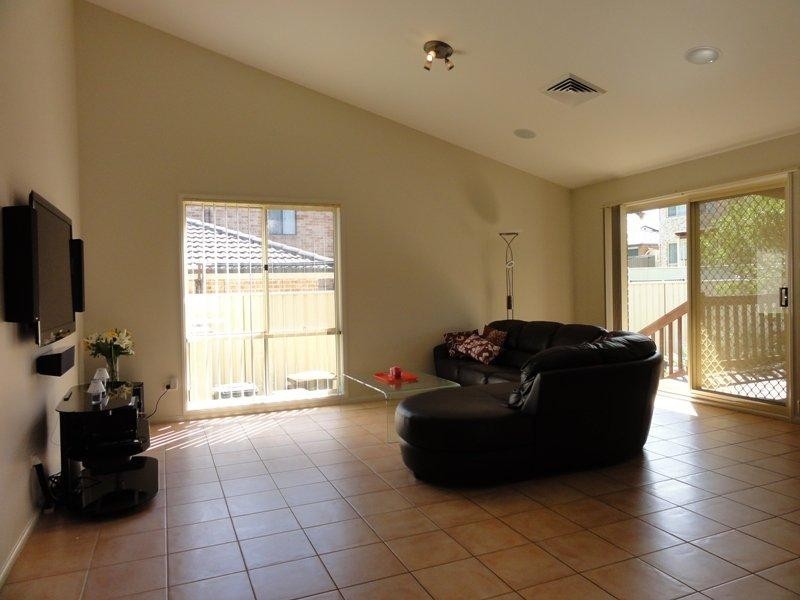 2 Dombarton Place,, Horsley NSW 2530