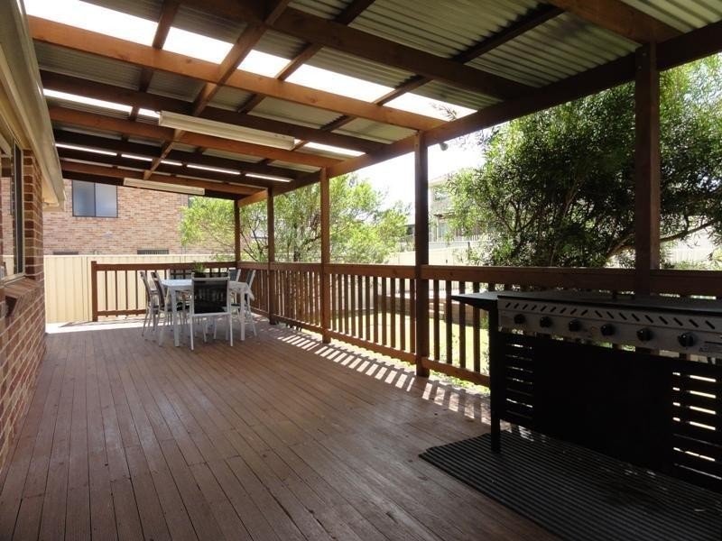 2 Dombarton Place,, Horsley NSW 2530