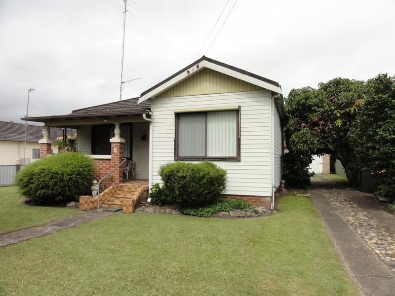 4 Station Street, Dapto NSW 2530