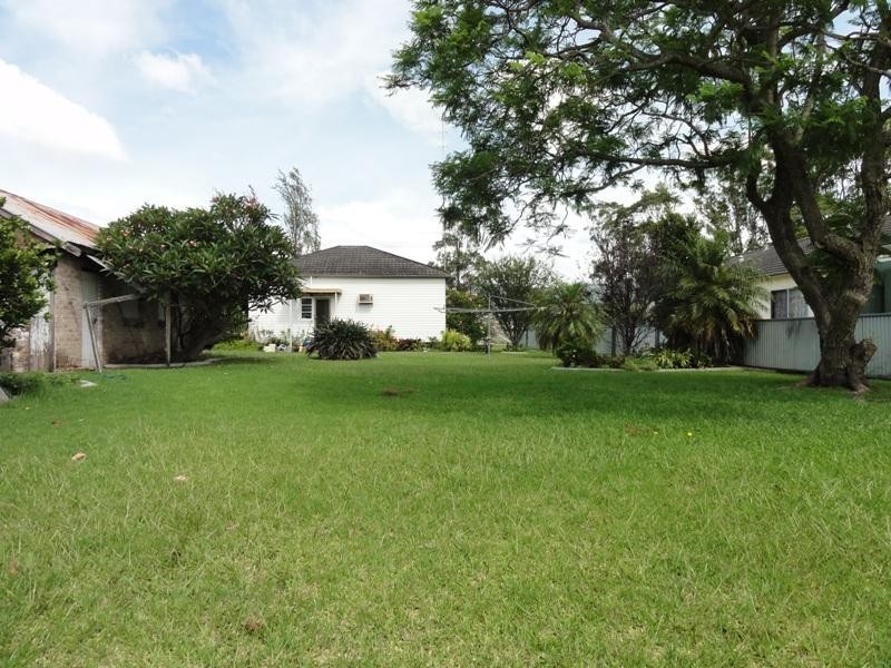 4 Station Street, Dapto NSW 2530