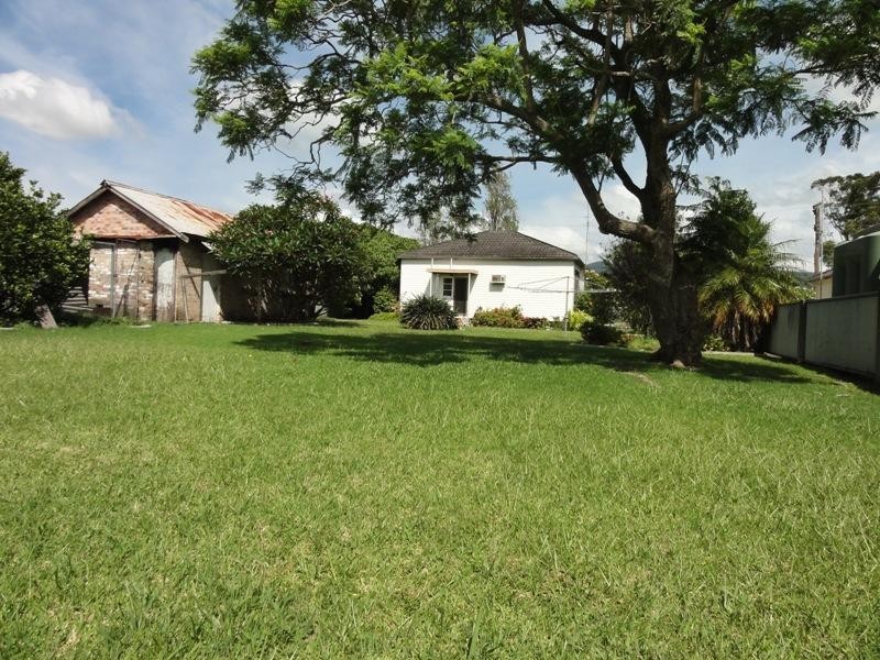 4 Station Street, Dapto NSW 2530