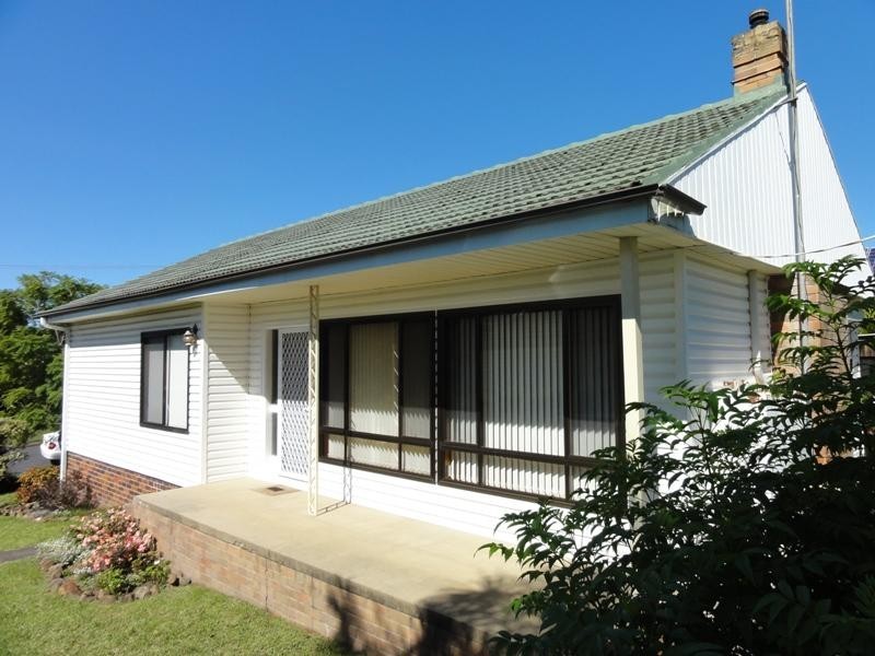 30 Burrell Crescent, Dapto NSW 2530