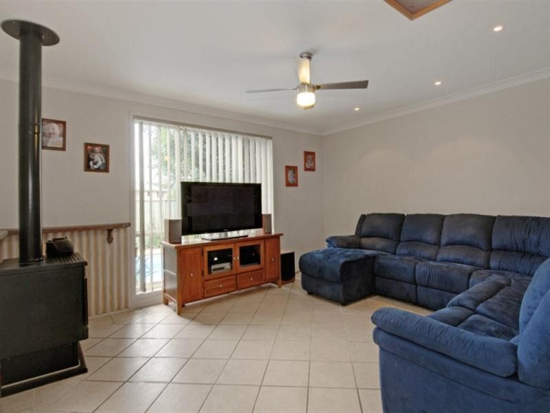 7 Esperance Drive, Albion Park NSW 2527