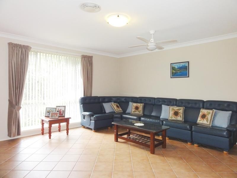 10 Napier Place, Albion Park NSW 2527